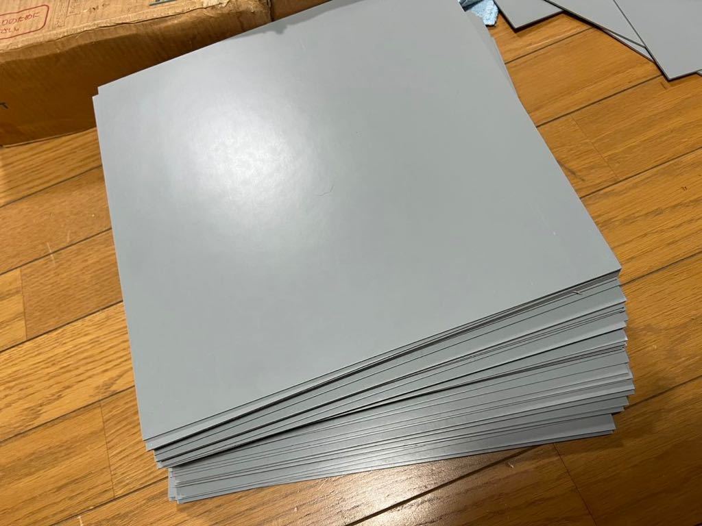 新品，高品質 廃番品 品 タジマ フロアタイル 50枚入り 30&times;30cm ホモジニアスビニル床タイル ジニアスプレーン グレー(床材)｜売買されたオークション情報、yahooの商品情報をアーカイブ公開 - オークフ 内装材料一般