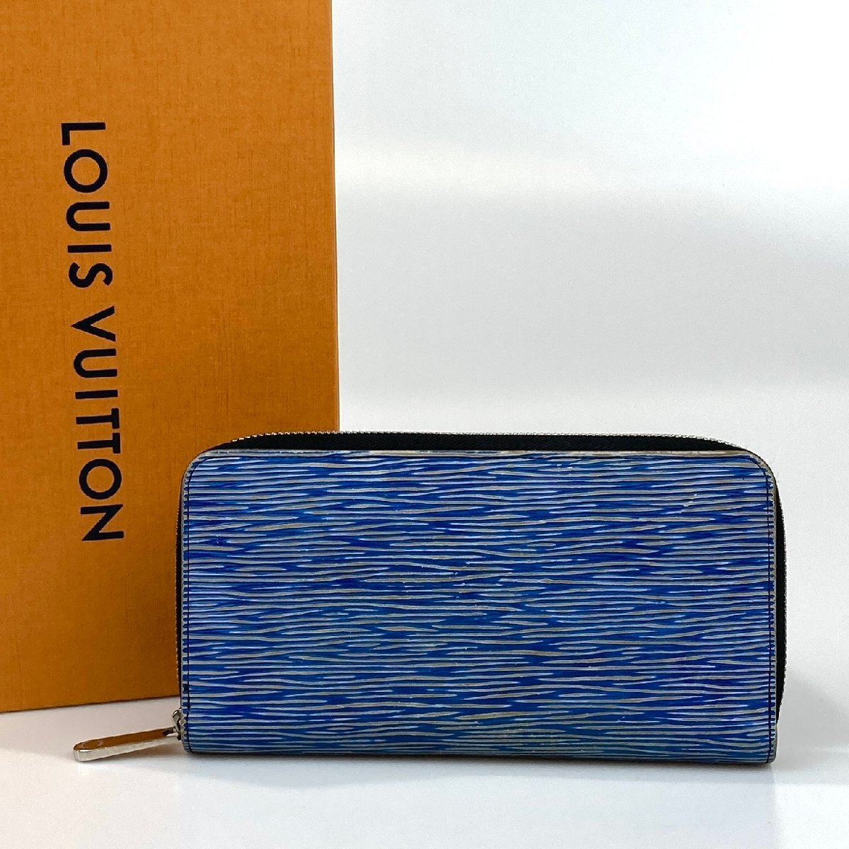 驚きの破格値，セール 1円 ルイヴィトン LOUIS VUITTON 財布 長財布 ファスナー エピ ジッピーウォレット エピ M60957 MI2196 ブルー(エピライン)｜売買されたオークション情報、yahooの商品情報をアーカイブ公開 - オーク 服飾小物