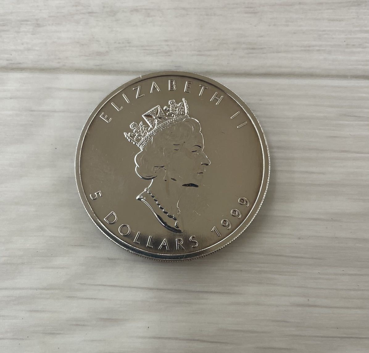 カナダ メイプルリーフ 純銀コイン 1オンス 5ドル銀貨 エリザベス2世