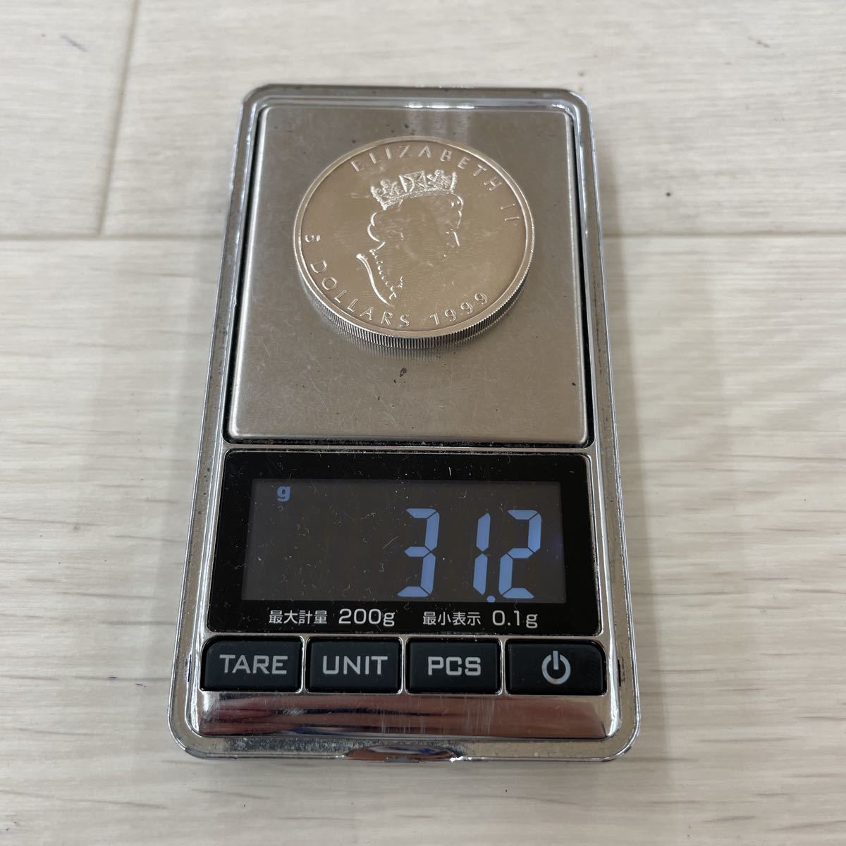 カナダ メイプルリーフ 純銀コイン 1オンス 5ドル銀貨 エリザベス2世