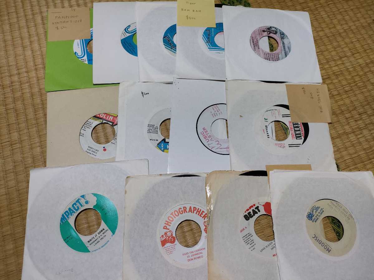 レゲエレコード100枚セット。ダンスホール、ミディアム、名曲も 最近のダンスホール・レゲエはついていけないそんなアナタに ♪レゲエ