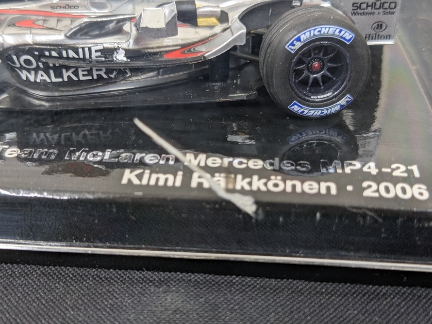 McLaren MP4-21 キミライコネン直筆サイン入り サイズ1⁄18