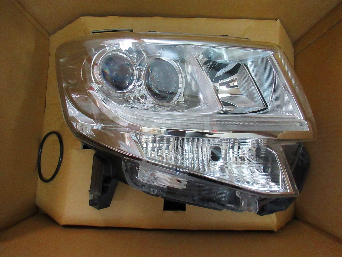 美品 ダイハツ 純正 タント カスタム LA600S ヘッドランプ RH 右側