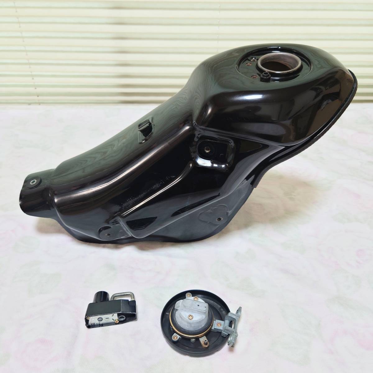 KLX250純正ガソリンタンク.燃料タンク.フューエルタンク.Dトラッカー