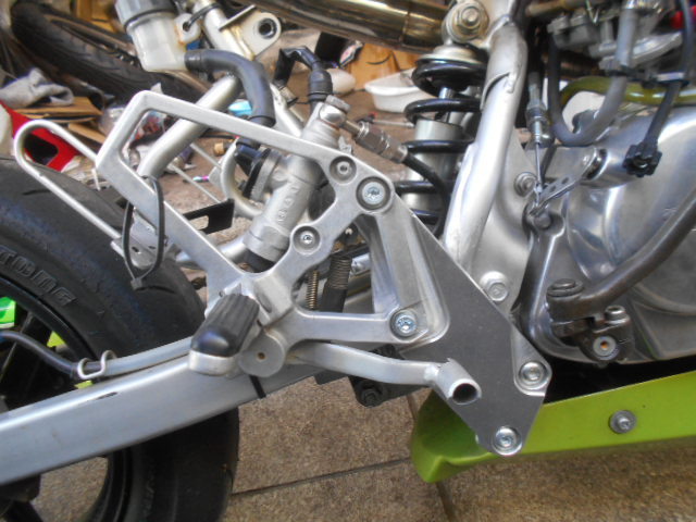 ホンダ　XR100モタード　リアブレーキ　NSF100ステップ　エイプ50　エイプ100　XR50　AC16　HC07 XR100モタード XR100モタード(HD13) | ホンダ ステップ ＤＥ耐に最適！ＸＲ50&frasl;100モタード用バックステップＫＩＴ