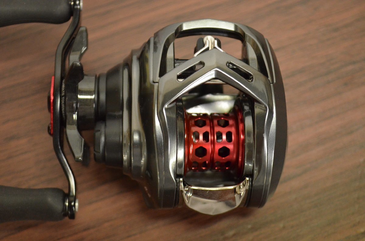 美品☆】ダイワ 20 アルファス AIR TW 8.6L daiwa ALPHAS ベイトリール