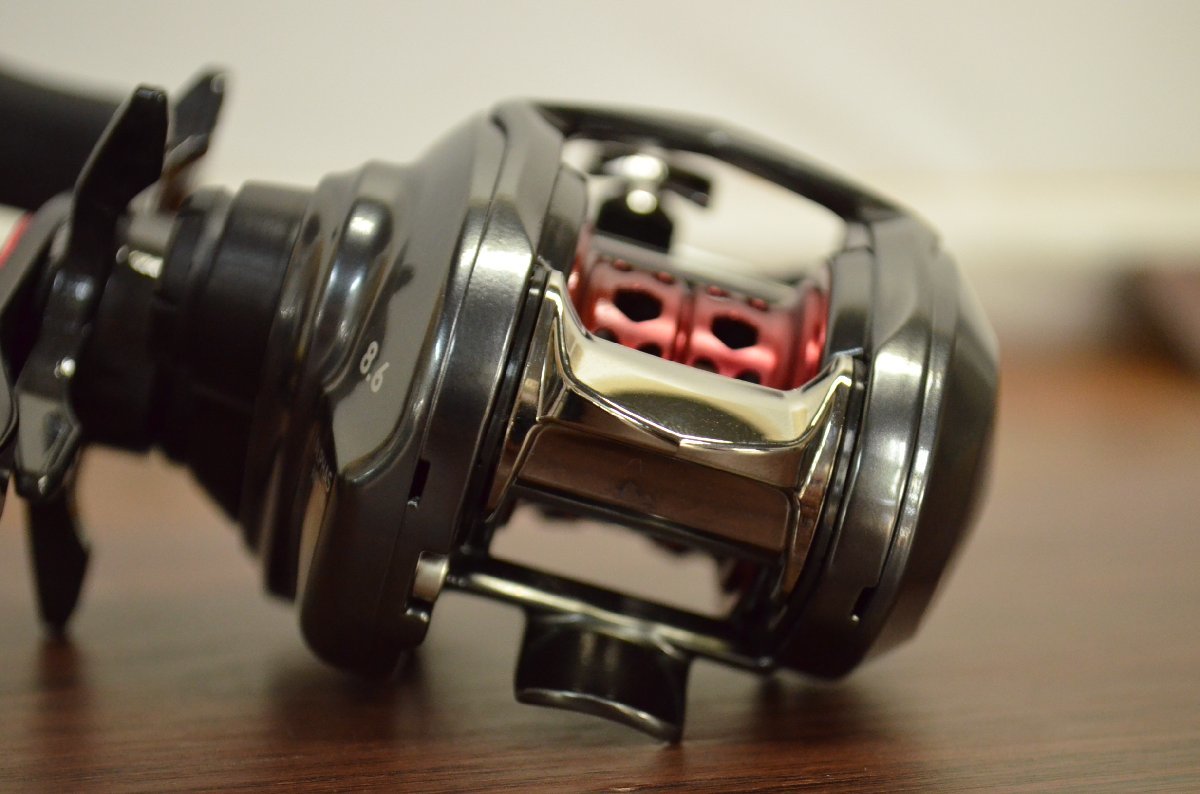 美品☆】ダイワ 20 アルファス AIR TW 8.6L daiwa ALPHAS ベイトリール