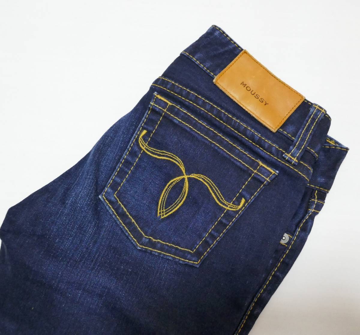 人気定番，新品 マウジー moussy Rebirth embroidery SKINNY ジーンズ ④(ジーンズ)｜売買されたオークション情報、yahooの商品情報をアーカイブ公開 - オークファン 女性用