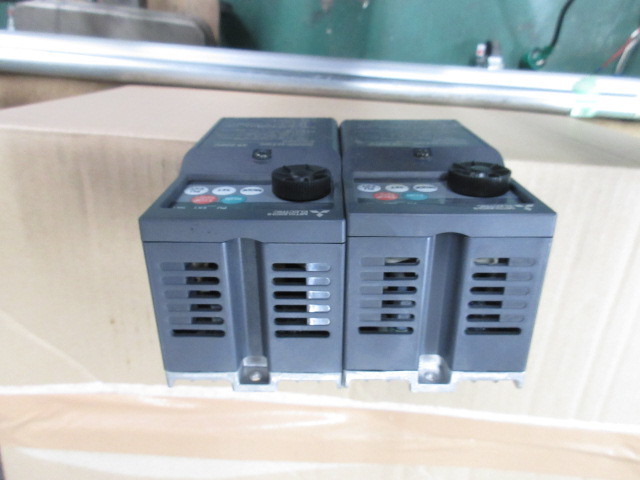三菱電機 インバータ FR-D720-0.2K 三菱電機 インバータ FR-D720-2.2K