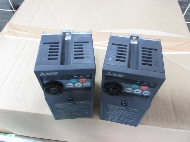 三菱電機 インバータ FR-D720-0.2K 三菱電機 インバータ FR-D720-2.2K