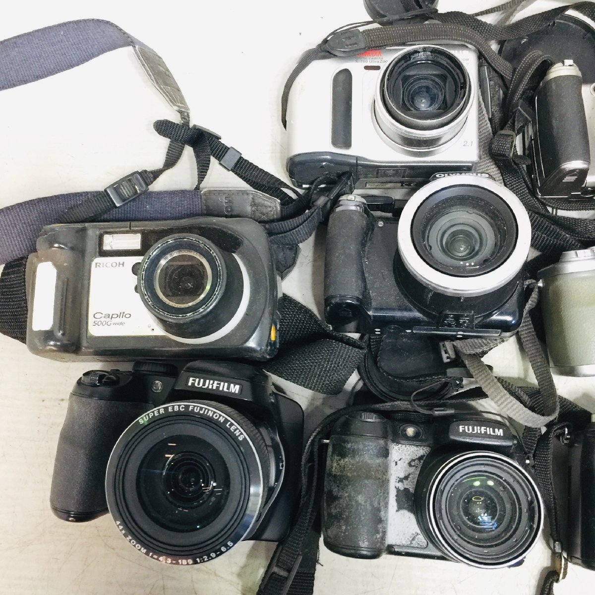 ジャンクFUJIFILM コンパクトデジタルカメラ 本体 二個セット デジタル