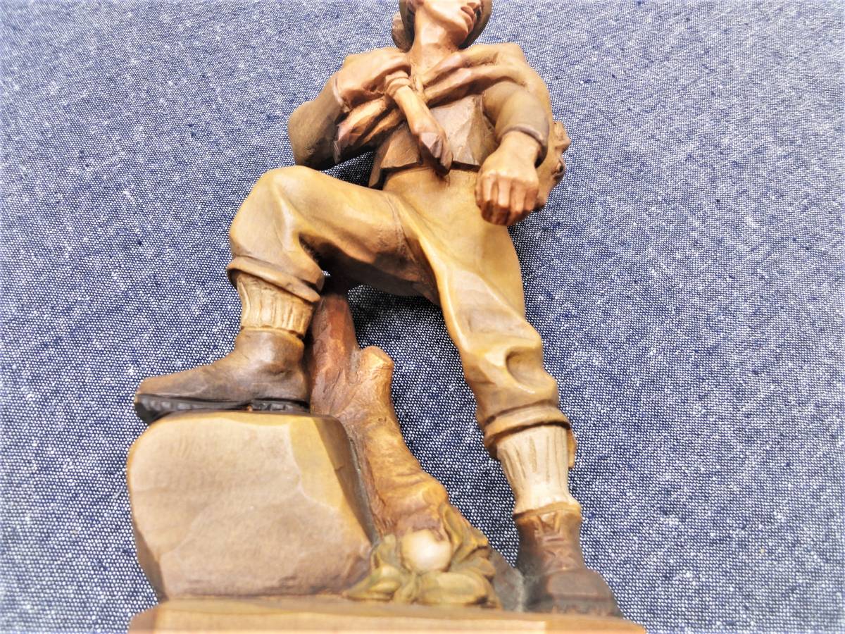 ⭐︎レトロ　木彫りの狩人 イタリア 古品 アンリ ANRI 木彫り人形 狩人 鹿 猟師 置物、 WOOD