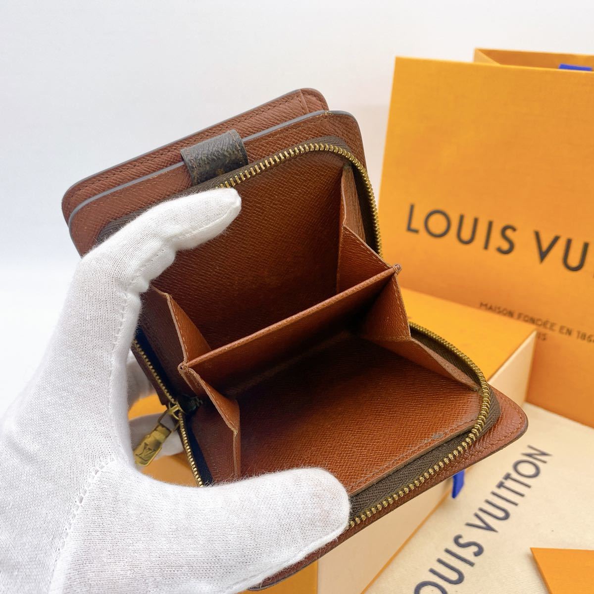 A1015【美品】LOUIS VUITTON ルイヴィトン モノグラム コンパクト 