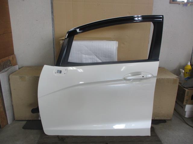 赤字超特価，2026 フィット GK3 左フロントドア NH624P/白パール 67050-T5A-J00ZZ(サイド)｜売買されたオークション情報、yahooの商品情報をアーカイブ公開 - オークファン ホンダ用