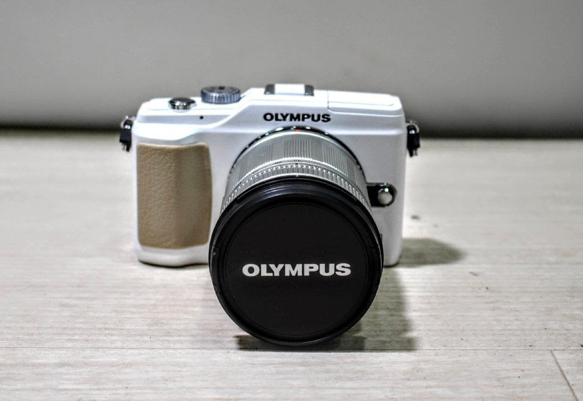 OLYMPUS ミラーレス一眼 E-PL2 ダブルズームキット ゴールド E-PL2