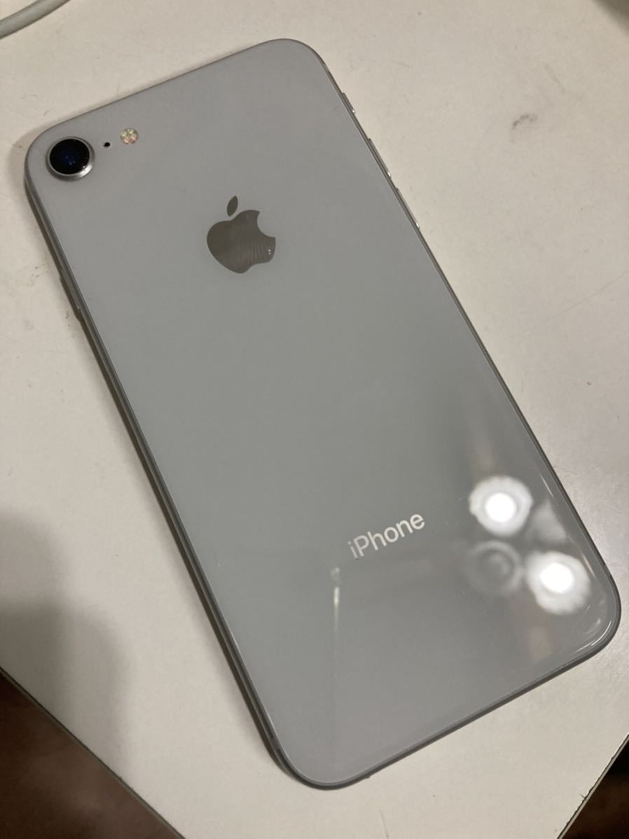 Apple iPhone8 シルバー