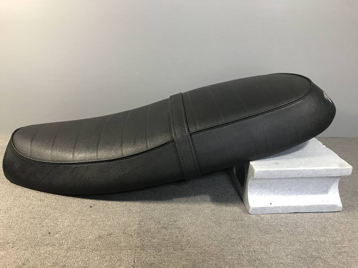 管理番号01758 TRIUMPH トライアンフ ボンネビル T100/T120 純正シート タックロール 空冷 スクランブラー(トライアンフ ...