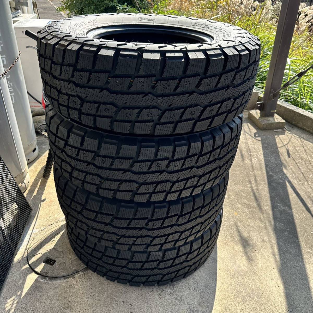 新しくバリ山 2021年製 TOYO OBSERVE W/T-R 285/70R17 4本セット