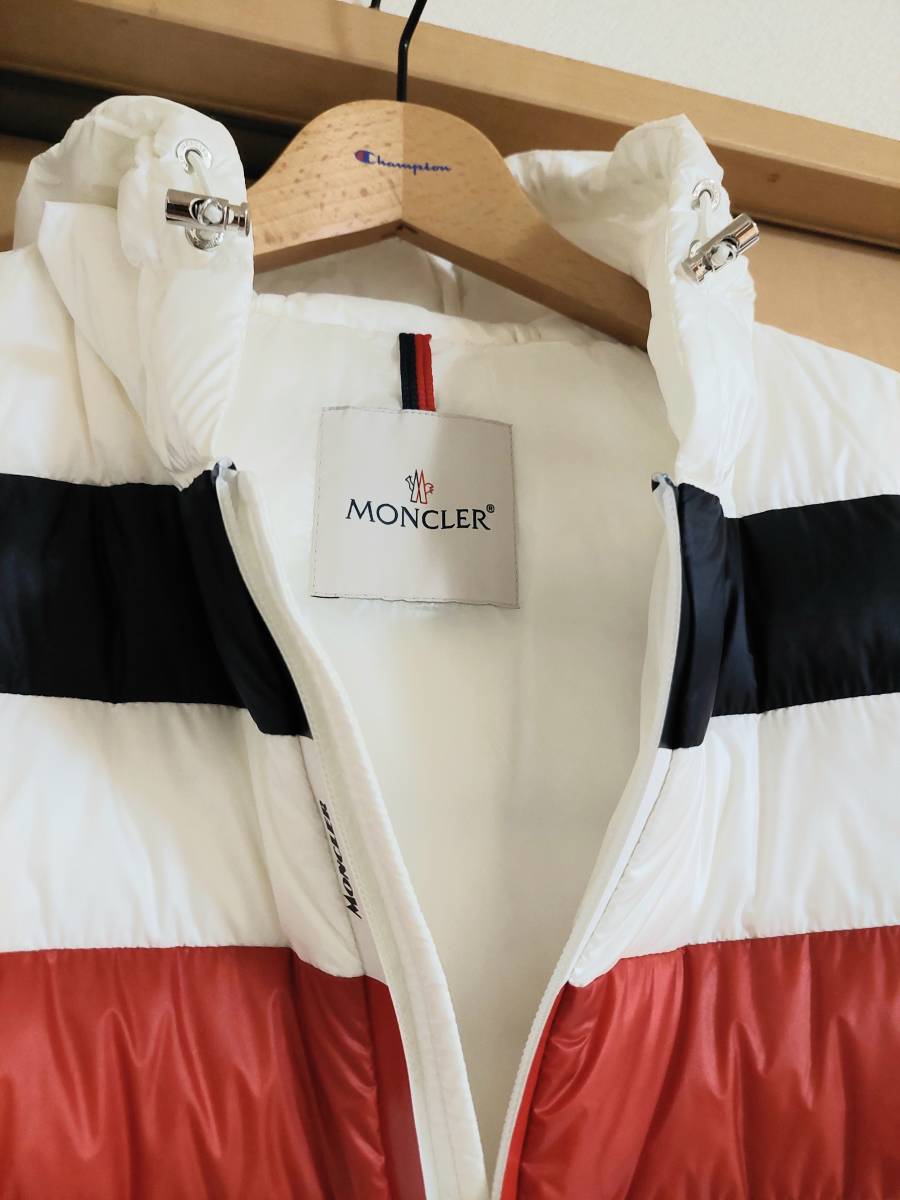 MONCLER モンクレール ライトダウン ロゴワッペン ライン 0