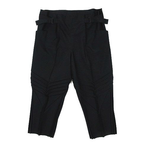 1325. 美品 イッセイミヤケ ISSEY MIYAKE 立体 プリーツ パンツ テーパード クロップド ベルト付き ボトムス サイズ3 ブラック 黒 レディー