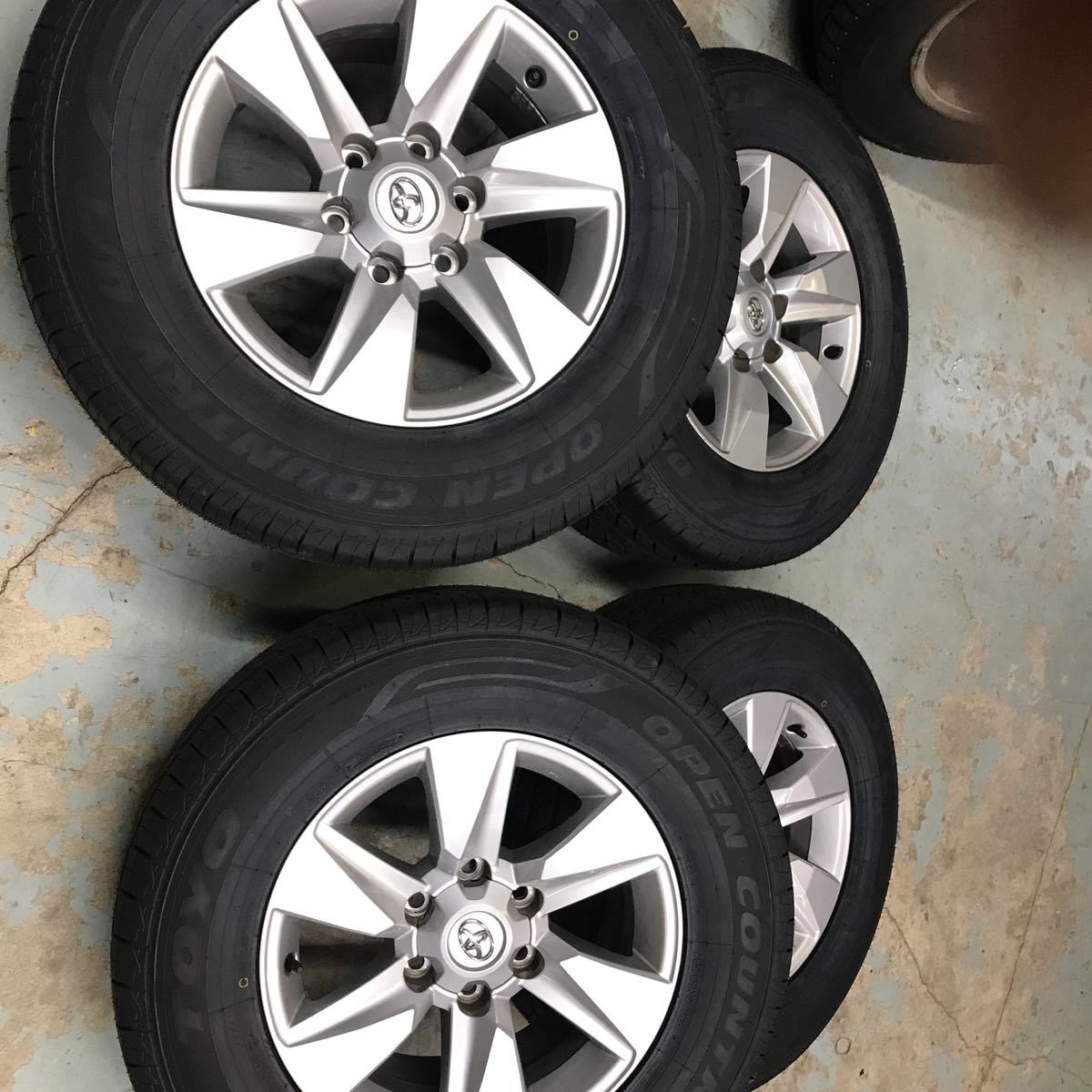 スペア用に 1本販売トヨタ 150 プラド 純正 17in 7.5J +25 PCD139
