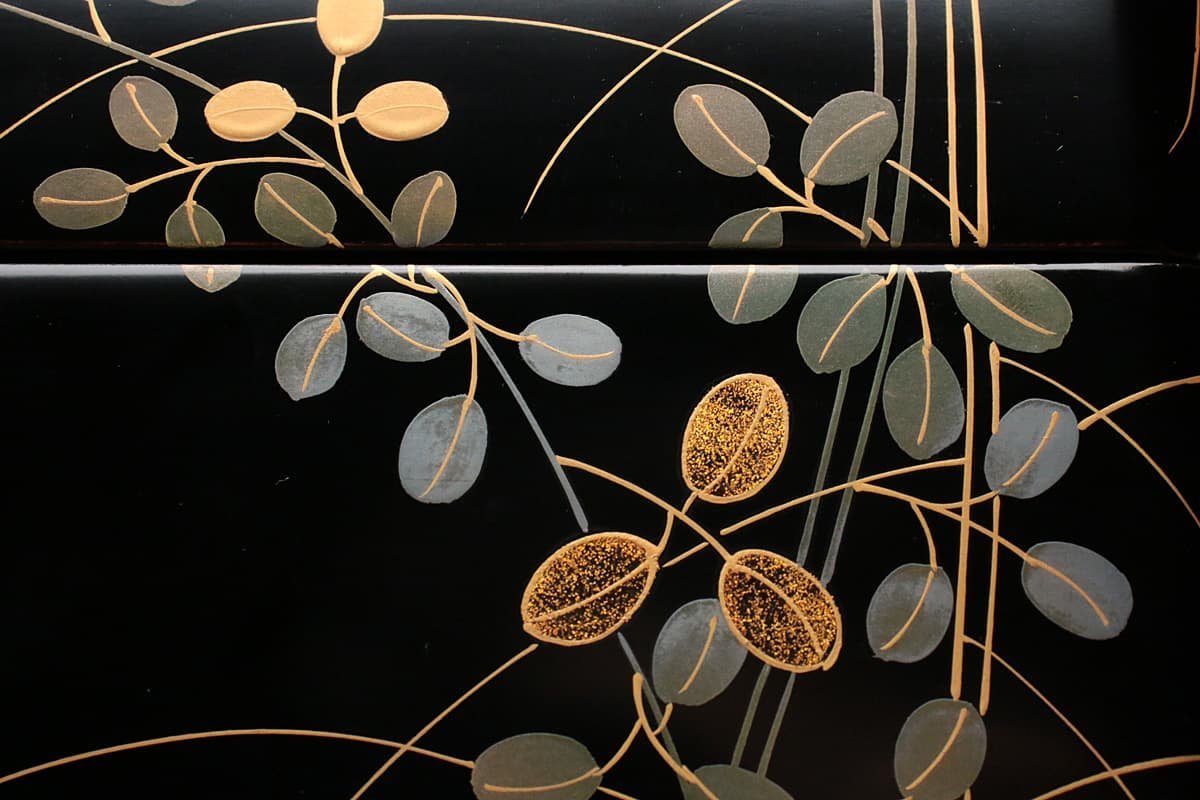 EG730 【蒔絵師 渡辺修峰/塗師 塩路幸一郎】戸倉屋特製 伊予桜井塗 秋草