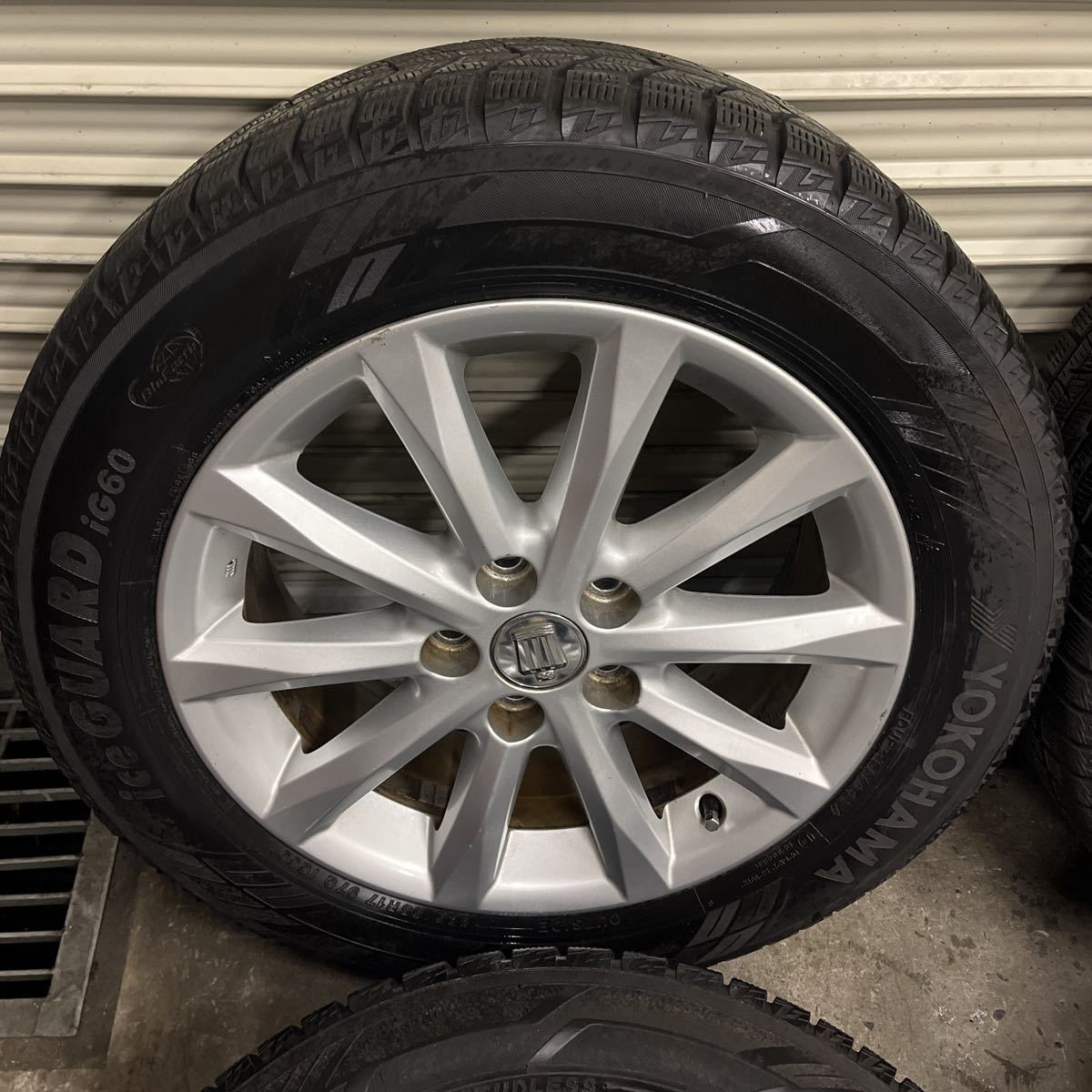 200系クラウン　純正 トヨタ クラウン 新品 SA-27R クラウンアスリート 200系 ホイール交換