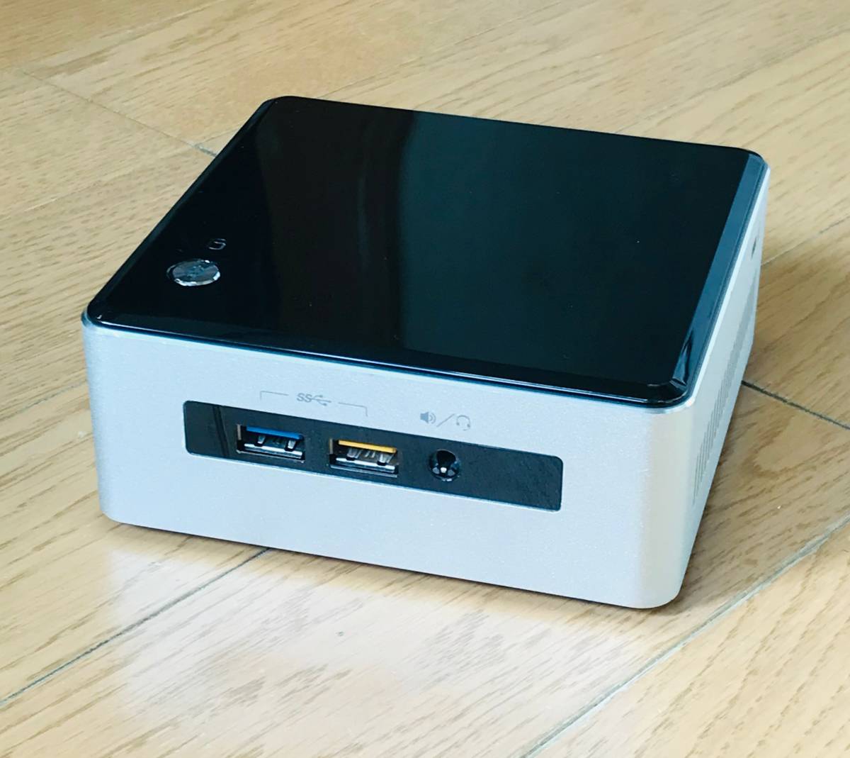 6th Generation Intel NUC NUC6i5SYK Mini PC | The Book PC Intel