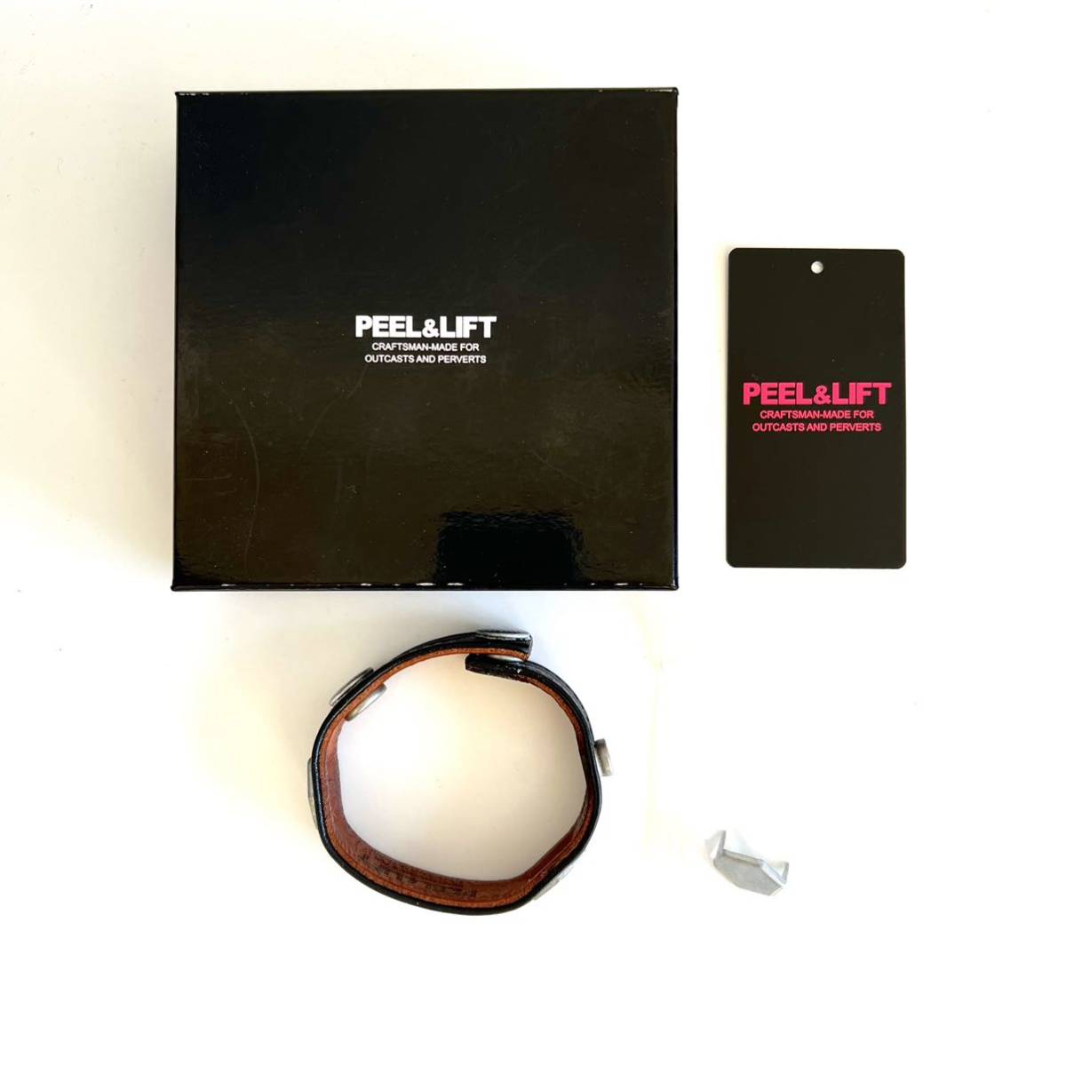 PEEL&LIFT ヘキサゴンスタッズ リストバンド ブレスレット ピール 