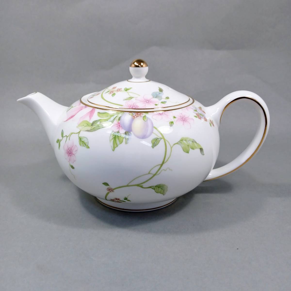 ウェッジウッド スウィートプラム WEDGWOOD 紅茶優勝杯＆平円盤 