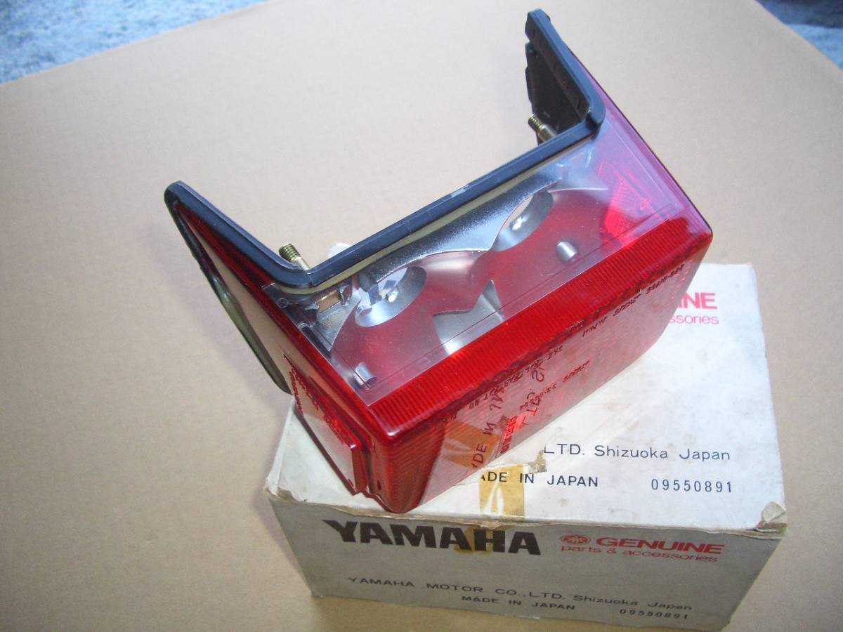 ヤマハ】XJ400 XJ400D テールレンズ 4G0-84721-00 新品未使用 