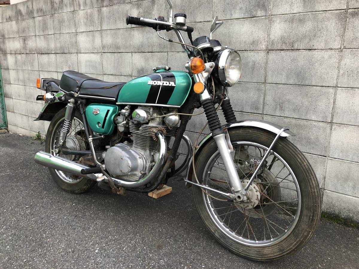 PHO_BIKE_DET_MY24-KTM-390-DUKE-Engine_SALL_AEPI_V1
