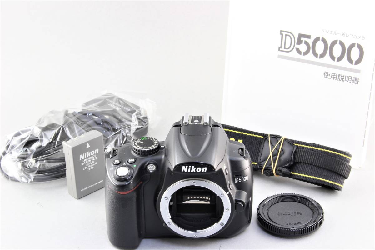Nikon D5000 デジタル一眼レフカメラ 本体と充電器 Digital Camera