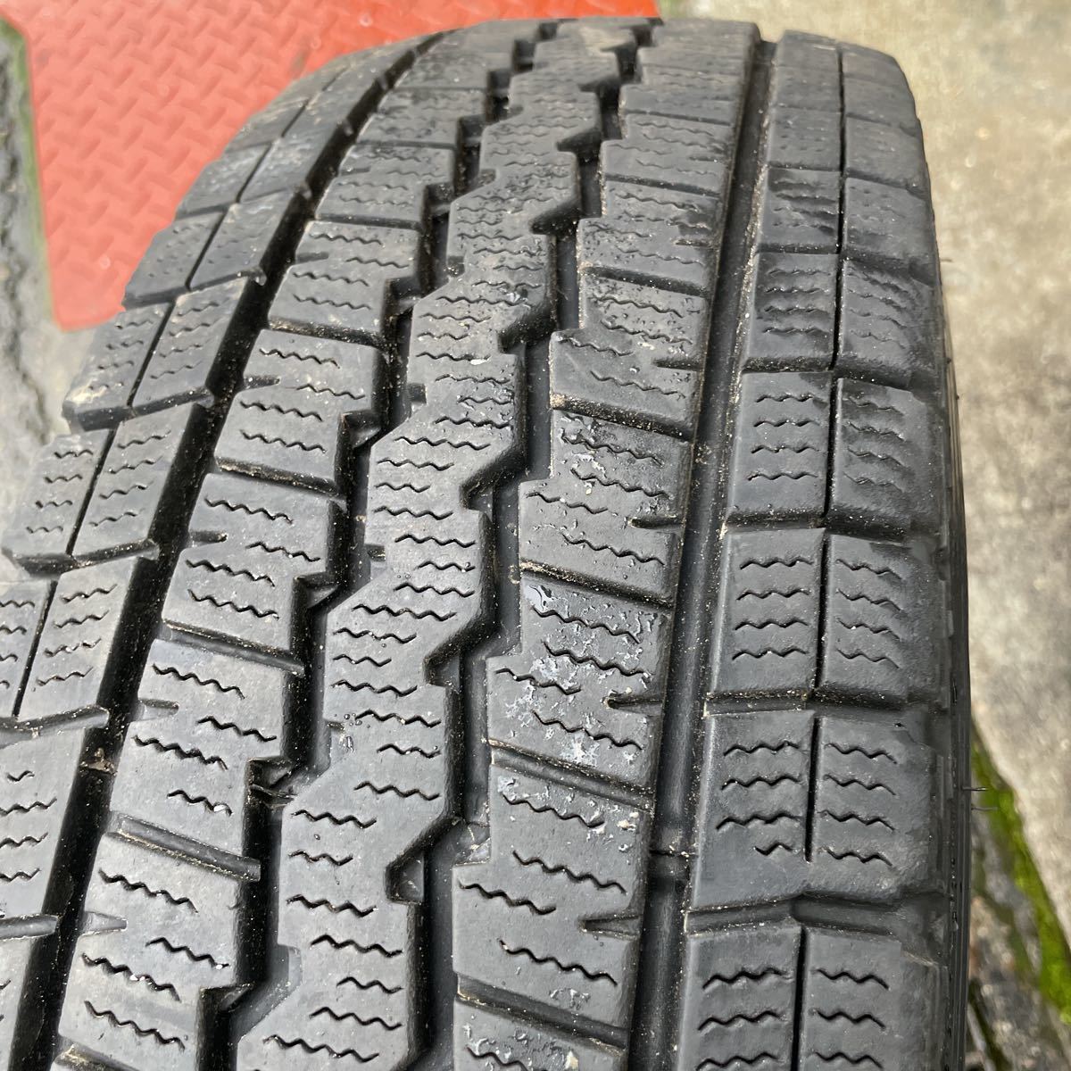 ダンロップ ウィンターマックス SV01 195/80r15 スタッドレス タイヤ