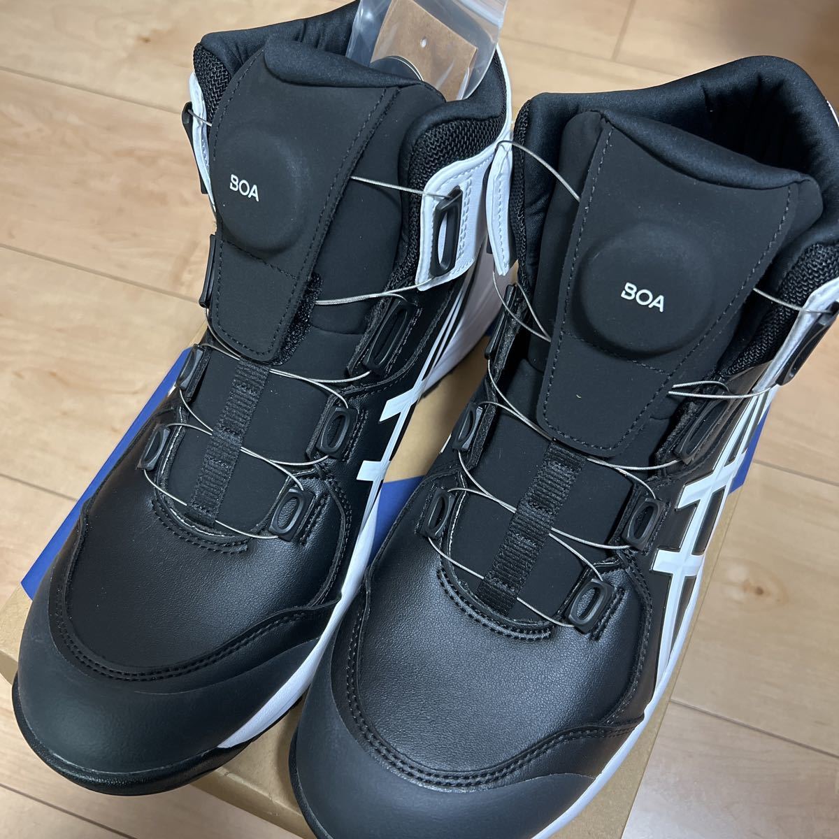 人気SALE，豊富な asics アシックス 安全靴 ウィンジョブ CP304 BOA ワイド 26.0㎝ ブラック/ホワイト(26.0cm)｜売買されたオークション情報、yahooの商品情報をアーカイブ公開 - オークファン 26.0cm