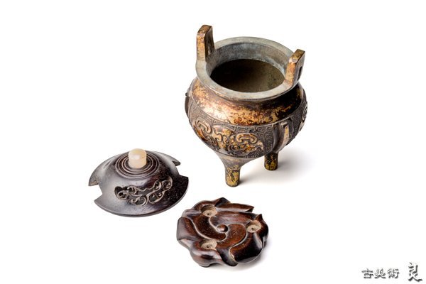 出荷できます 宇BB150 宣徳銅造 菊彫燭台 一対 時代物