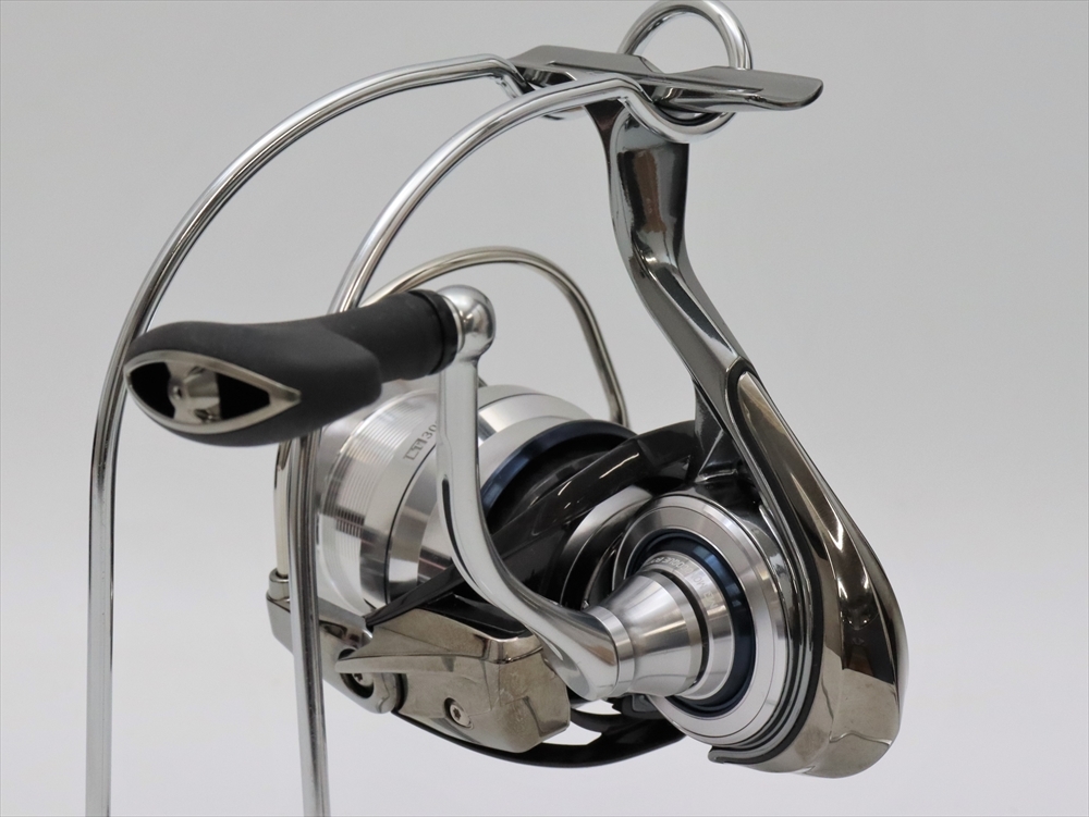 ダイワ 18イグジスト LT3000-CH DAIWA EXIST 美品!! A2003 