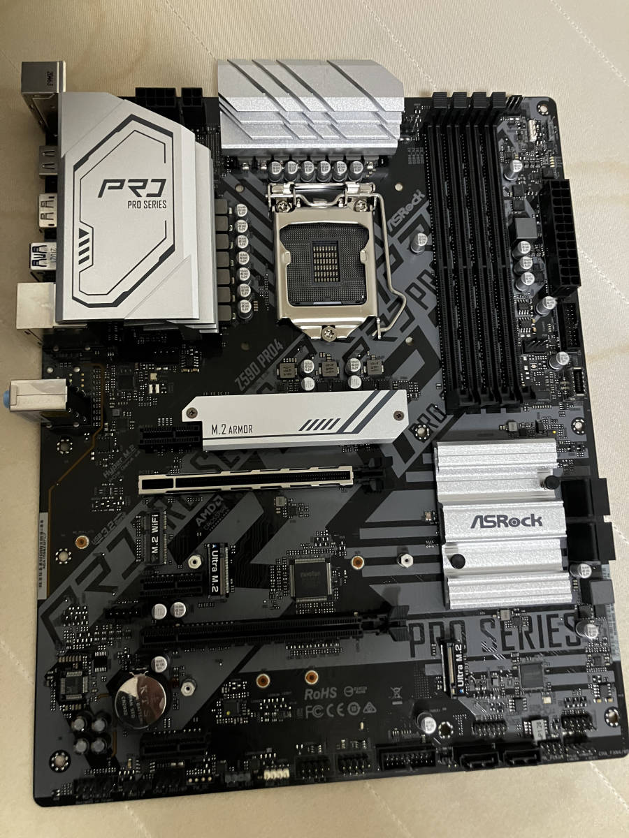 PCパーツ 美品 ASRock Z77E-ITX 最新BIOS更新済み マザーボード