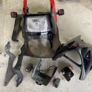 GPZ400R カウルのYahoo!オークション(旧ヤフオク!)の相場・価格を見る 