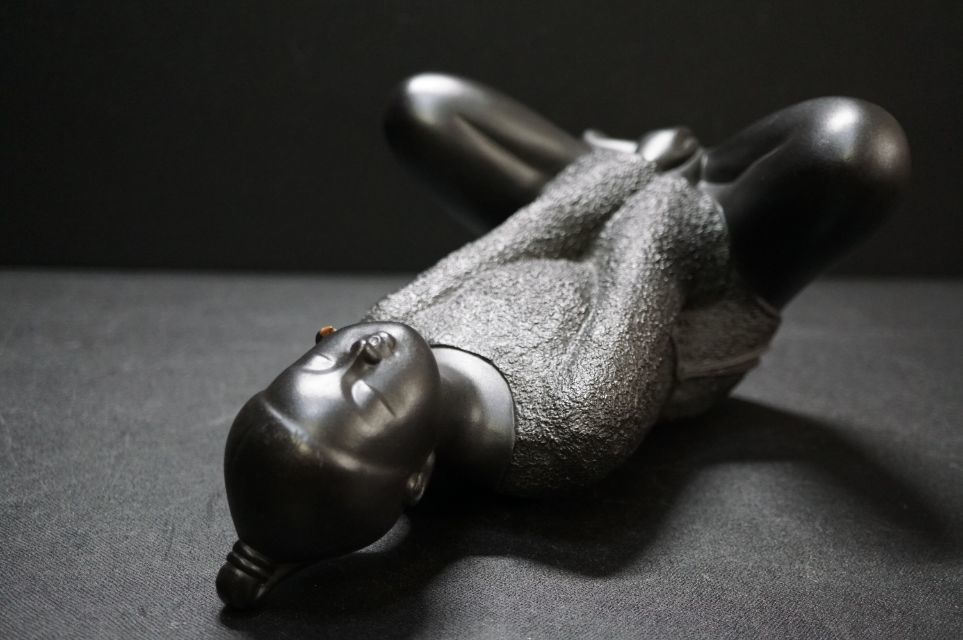 c573 彫刻家 清峯 (板保次) 作 ブロンズ像「おすまし」高岡伝統産業