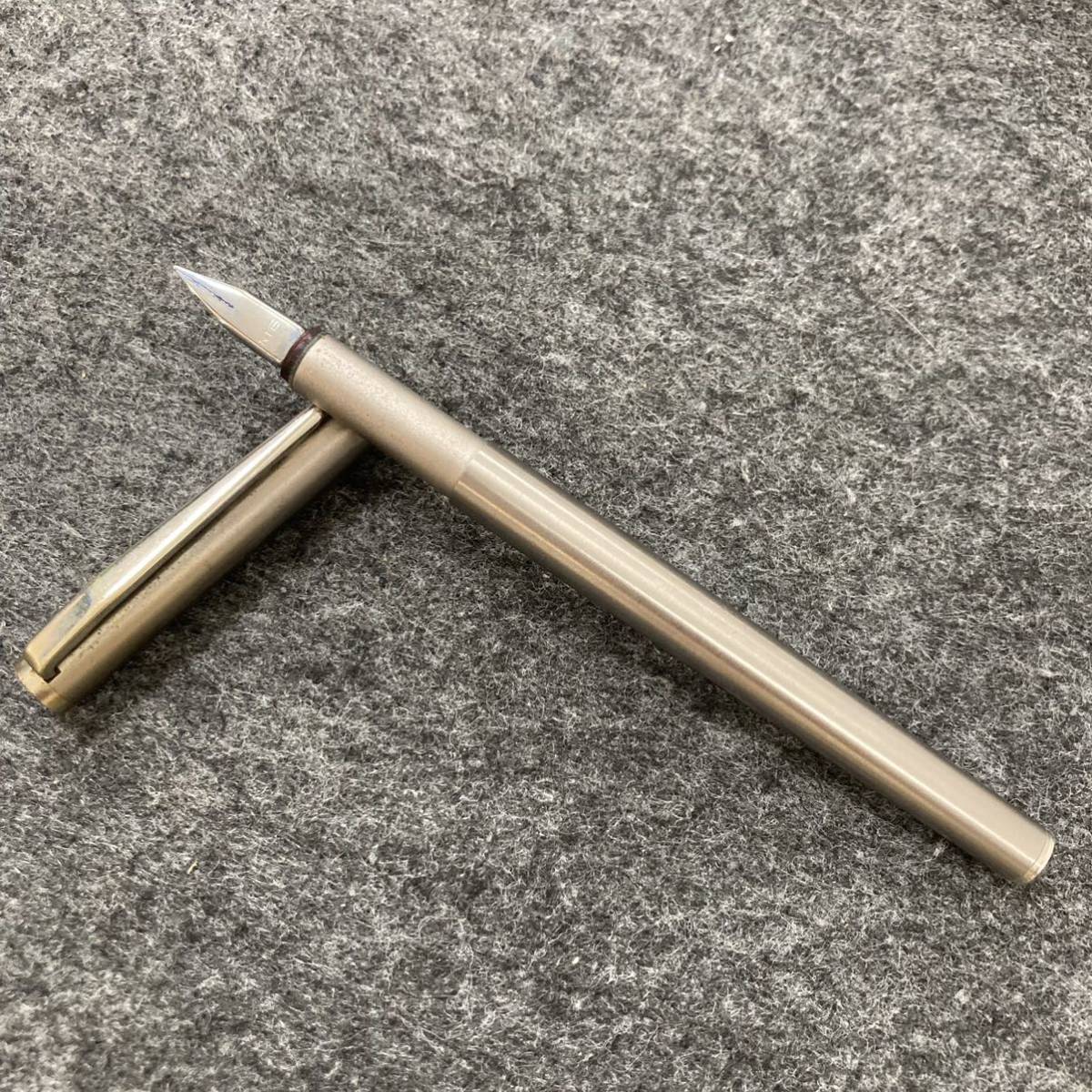 PE1173□Montblanc モンブラン 万年筆 ノブレス ペン先MB シルバー