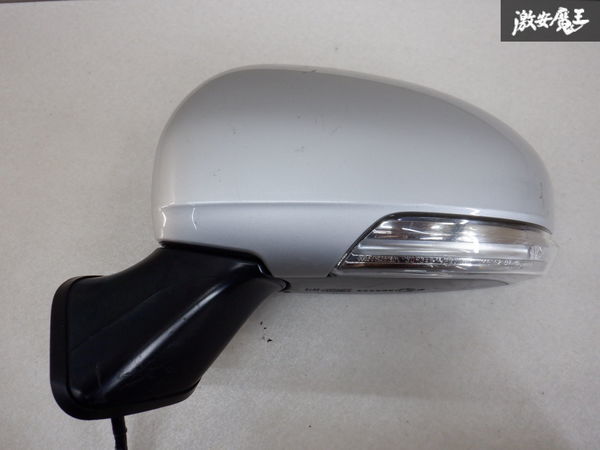 高品質，品質保証 トヨタ純正 ZVW30 プリウス 前期 ウインカー ドアミラー サイドミラー 電動格納 7ピン 左 助手席 シルバー 022865 棚2J1(ドアミラー)｜売買されたオークション情報、yahooの商品情報をアーカイブ トヨタ用