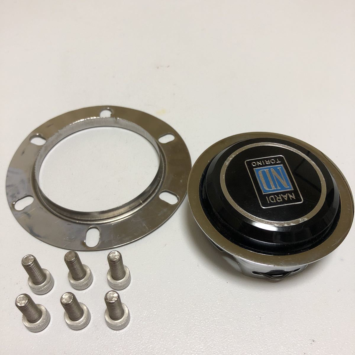 1円スタート！ 【新品】 小径ウッドステアリング 29π NARDI