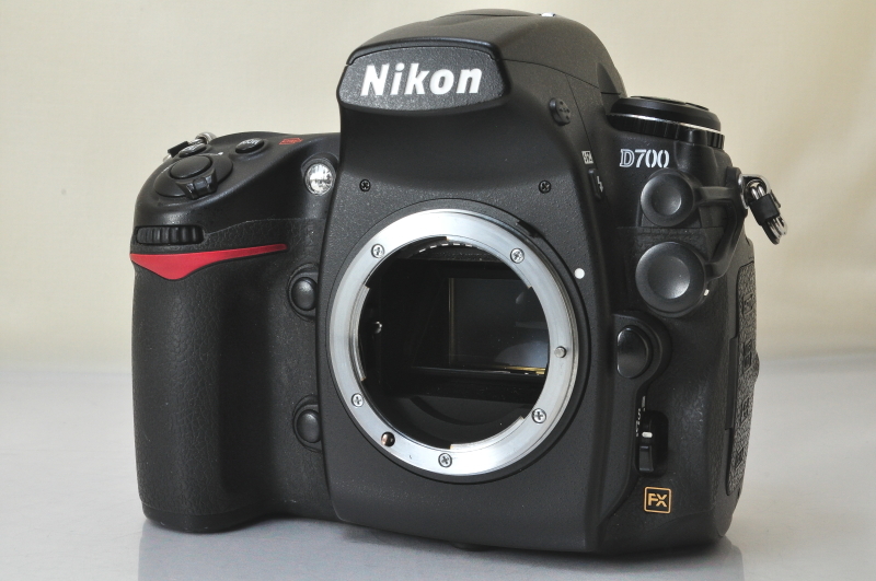 ★★中古品 Nikon D700 ボディ + MB-D10 w/Box♪♪#1679EX