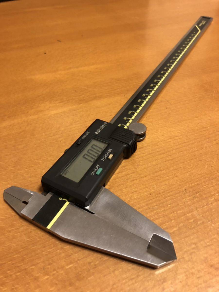 ミツトヨ　デジタルノギス　300ミリ　CD-30Cl(500-153)