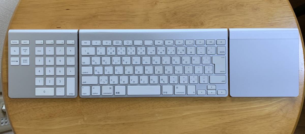 Apple Magic Keyboard、Magic Trackpad、Belkin Wireless Keypad