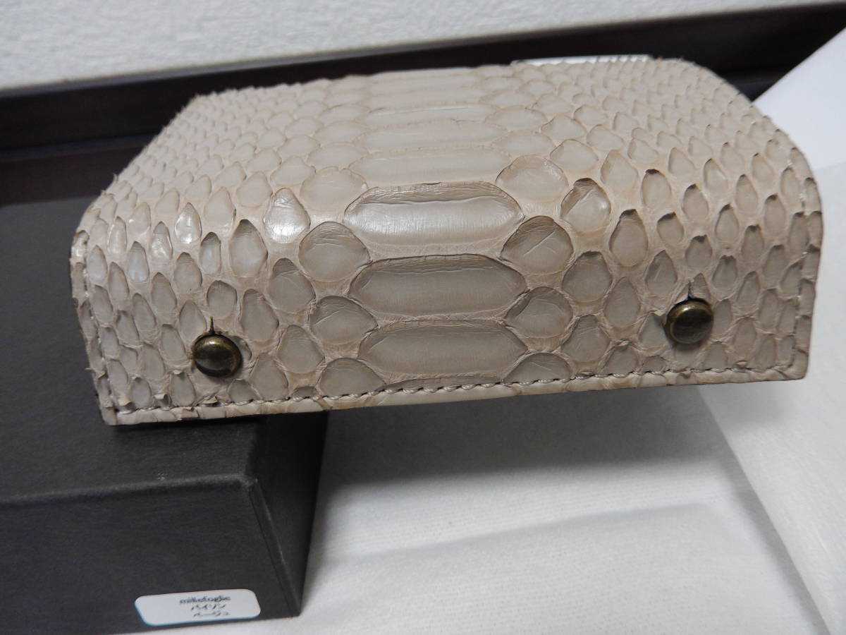 m+エムピウ millefoglieミッレフォッリエ パイソン ナチュラル 白黒