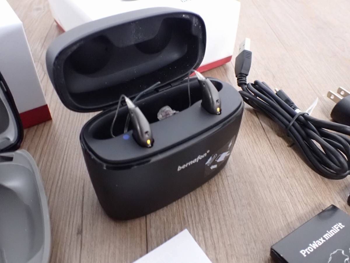 中古美品 補聴器 bernafon ALPHA 3 miniRITE MNR T R CHARGER PLUS MNR