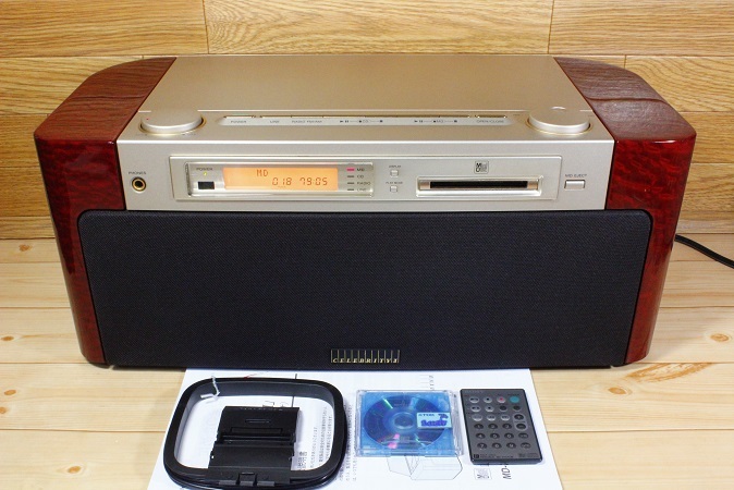 ☆良品 ソニー MD-7000 CELEBRITY II リモコン付 MD-CD ☆代替リモコン付き SONY セレブリティⅡ MD-7000 CD/MD/FM/AM☆