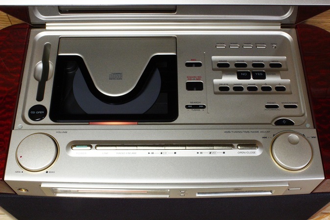 ☆良品 ソニー MD-7000 CELEBRITY II リモコン付 MD-CD ☆代替リモコン付き SONY セレブリティⅡ MD-7000 CD/MD/FM/AM☆